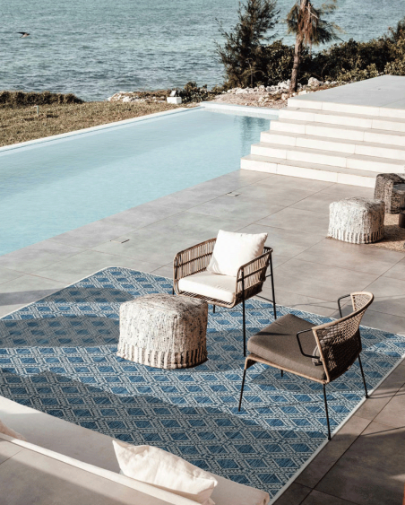 Pompeya outdoor rug with diamond pattern at alfombrasimperio1979.com