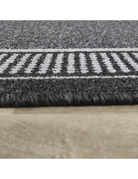 Runner rug