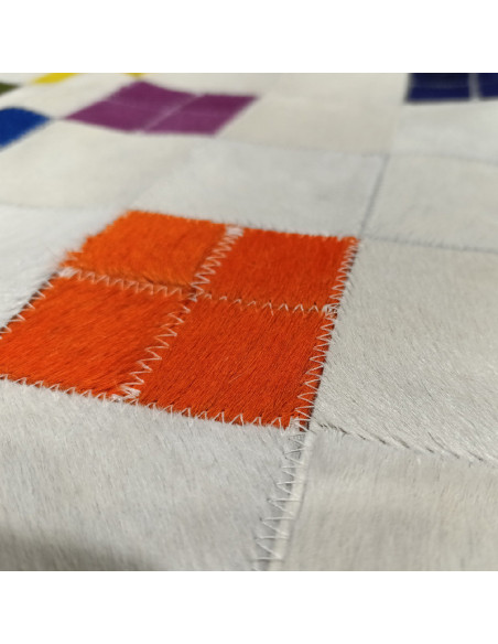 Alfombra de piel Patchwork Blanca con Colores, en alfombrasimperio1979.com.